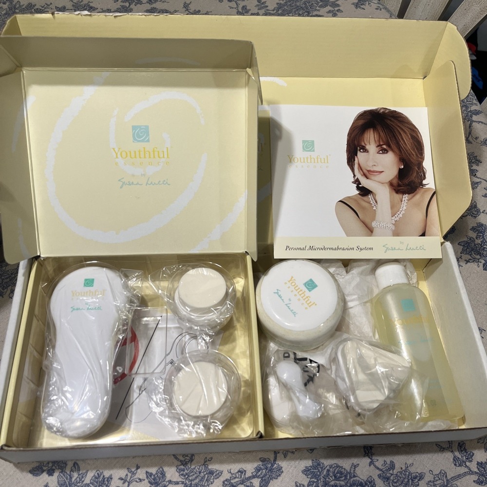 Susan Lucci Youthful Essence Microdermabrasion System Open Box